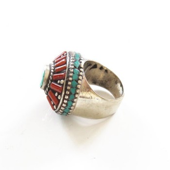 Ethnic ring